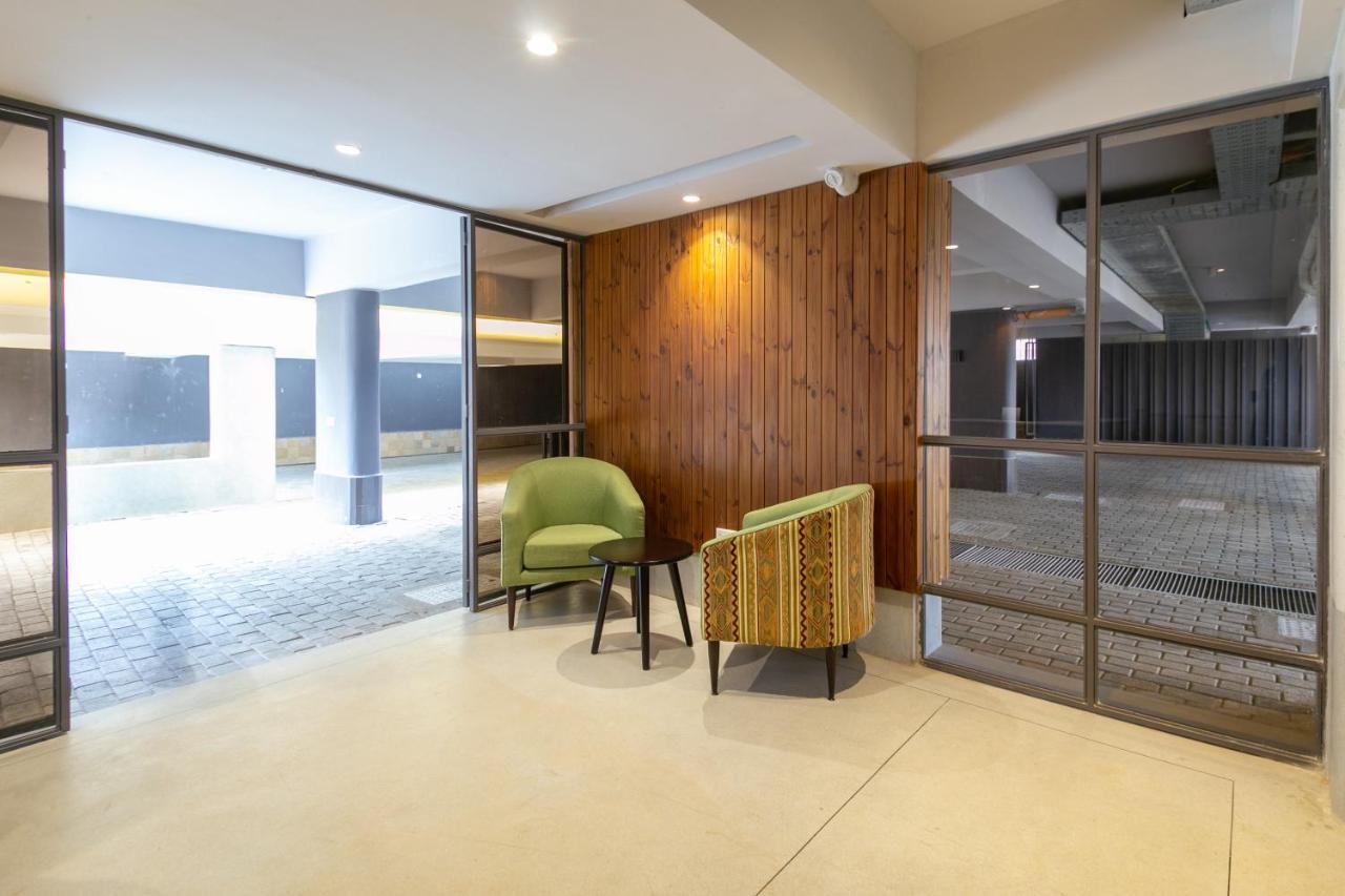 Kozi Suites Nairobi Airport Syokimau Exteriör bild